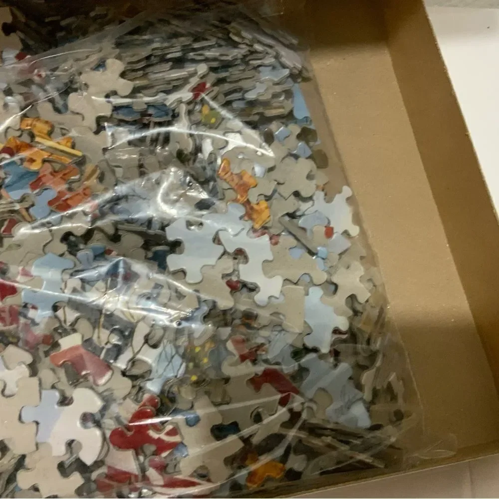 Corner Store Christmas Springbok Puzzle 1000 piece Coca-Cola Winter Snow
